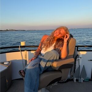 Meet your Posher, Reagen